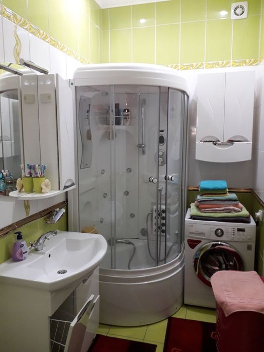 Продаж будинку на Богунії