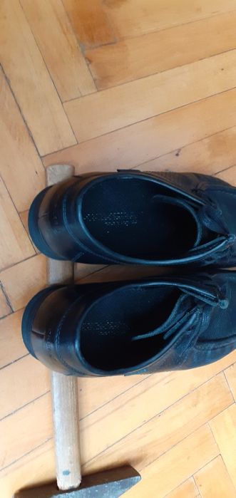 Półbuty Kickers że skóry naturalnej