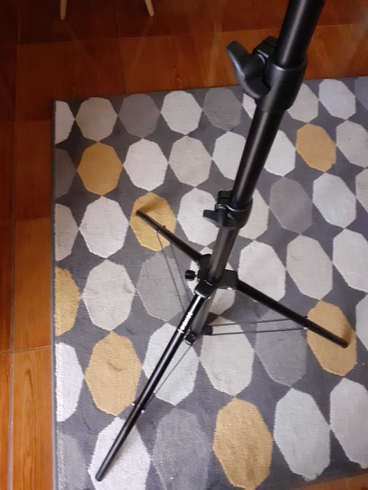 Par de tripés para cabeça de luz BOWENS BW6610