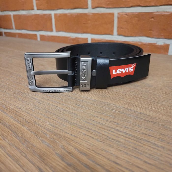 Czarny męski skórzany pasek Levi's 125 cm