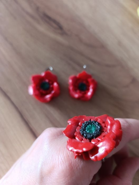 Набір ручної роботи з глини.