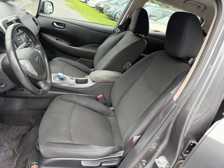 Nissan LEAF S      2015