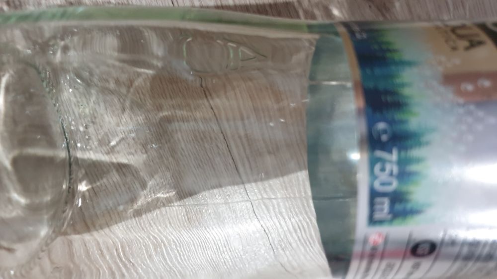 Szklana butelka zakręcana z gwintem  0.75 ml.butelki   bidon