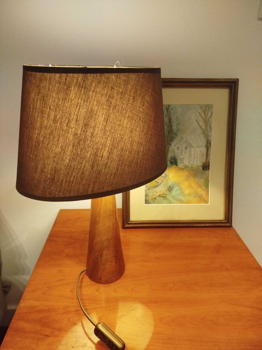 Candeeiro de mesa/secretária com base em madeira