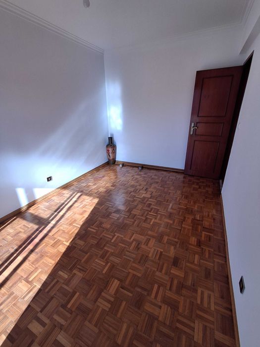 vende-se Excelente Apartamento T2 (95 m²) em Monte Abraão – Ideal para Habitação Própria ou Investimento