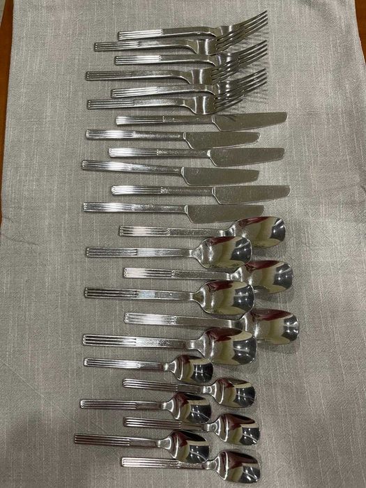 Talheres em aço inoxidável - 24 peças - 6 conjuntos