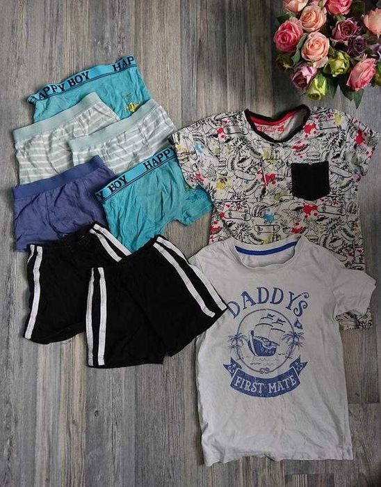 Комплект на мальчика трусики и футболки 5-7 лет