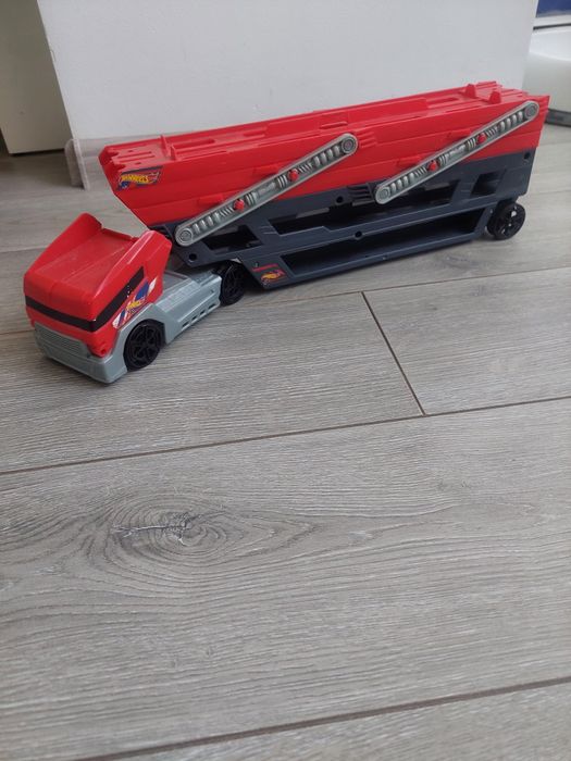 Автовоз Hot wheels оригінал