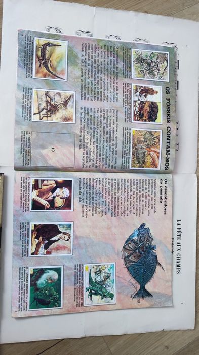 Caderneta de cromos - Dinosaurs - Panini