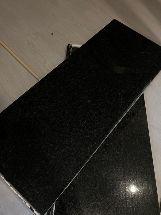 Balcão em Granito Preto Polido – Excelente Estado