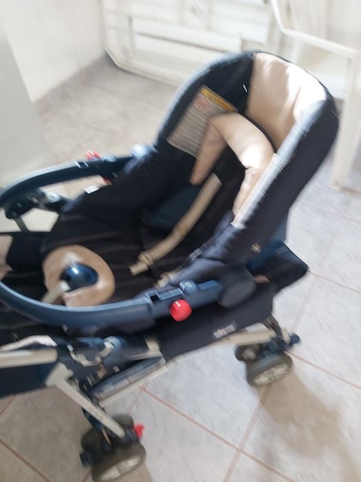 Chicco Baby Stroller + Car Seat64584697923201127