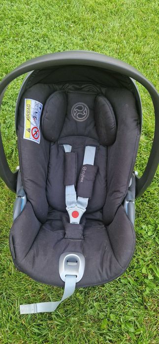 fotelik samochodowy z bazą do 1 roku