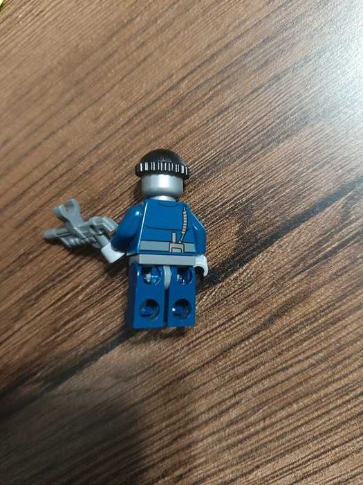 Figurka robot lego
