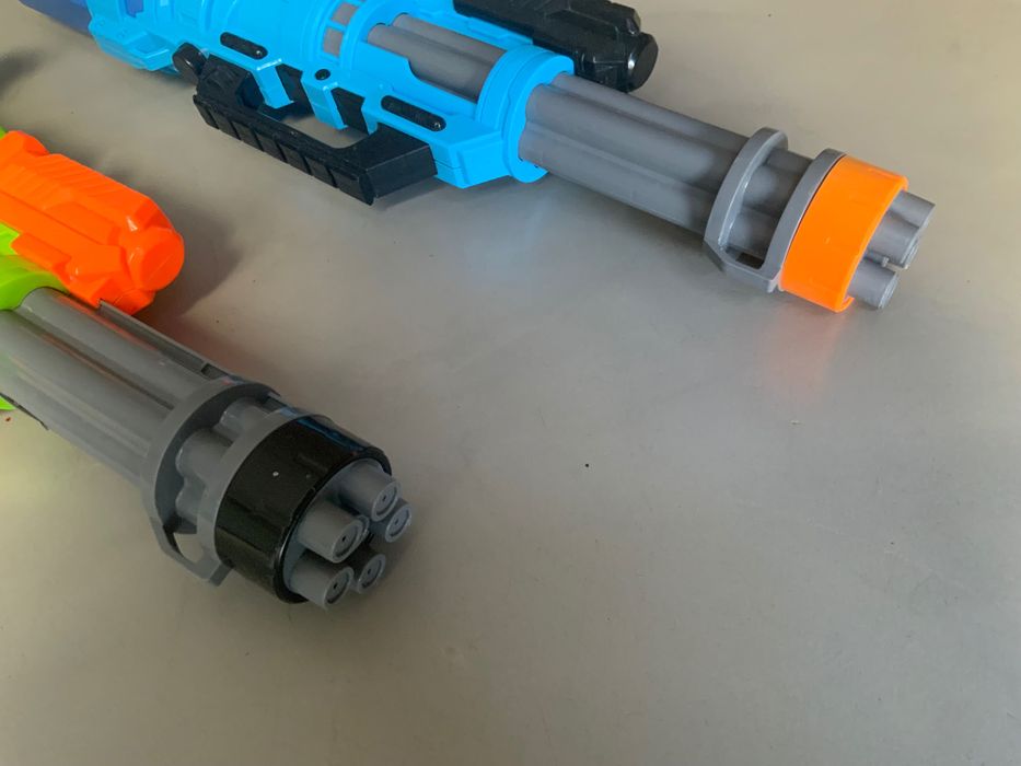 2x pistolas de água