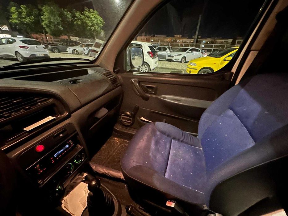 Peugeot Partner 1.9 D, de 2002, quase 140000km