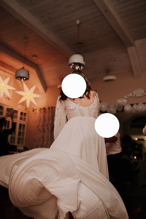 Suknia ślubna 2024 z muślinowym dołem