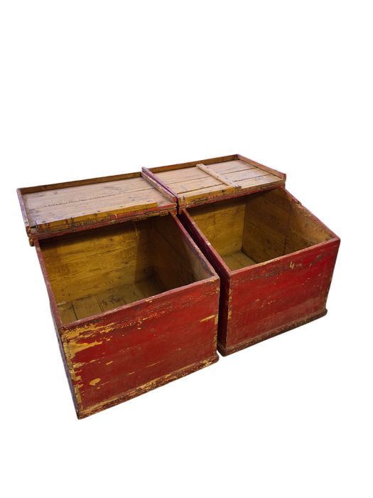 Par de antigas tulhas de mercearia