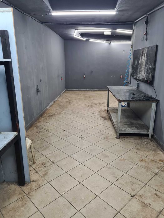 Oddzielny budynek niezależny garaż pod usługi produkcję handel magazyn