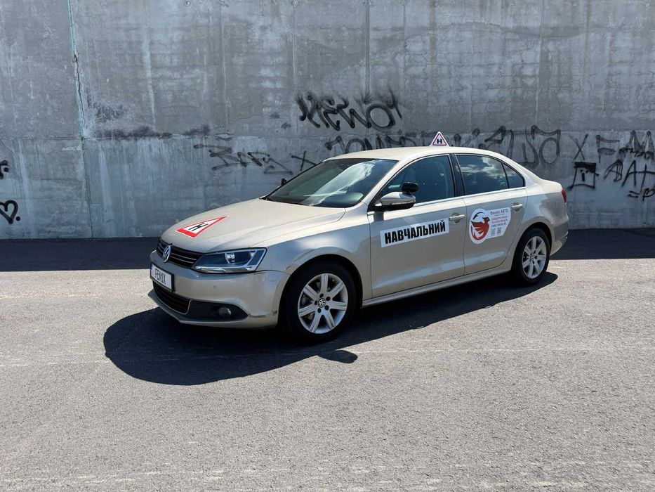 Автоінструктор Автомат уроки водіння АКПП Львів приватні уроки водіння