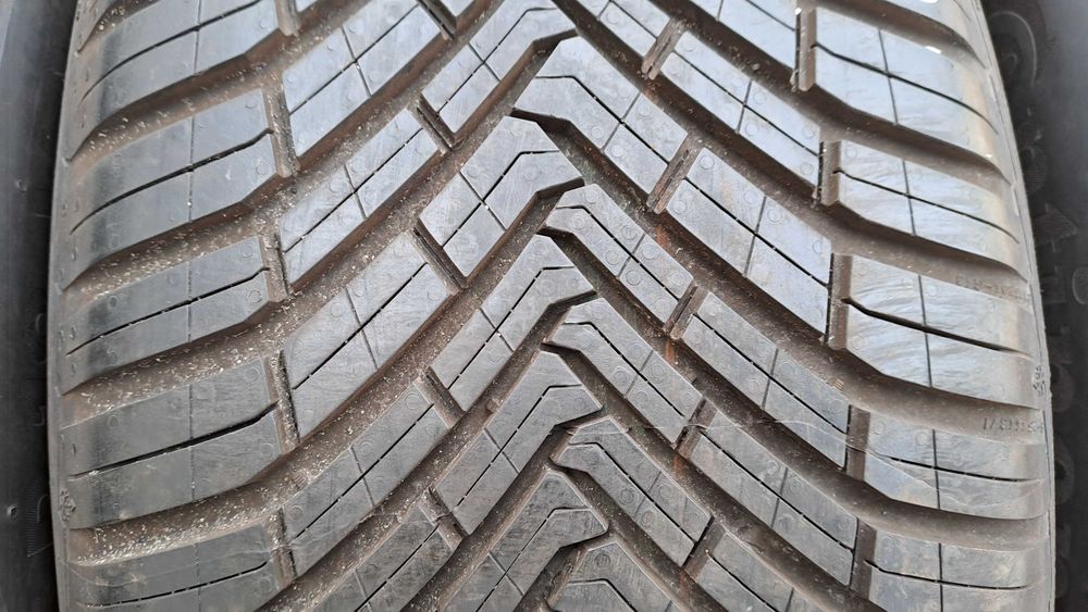 4x Opony 235 55 R 18 Continental AllSeasonContact 4szt jak NOWE