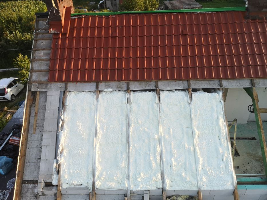 Ocieplenia Piana PUR, Ocieplanie poddasza, Pianka PUR, celuloza, wełna