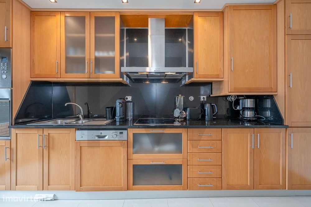 Apartamento T3 com rooftop com vista mar e garagem fechada | Vila Prai