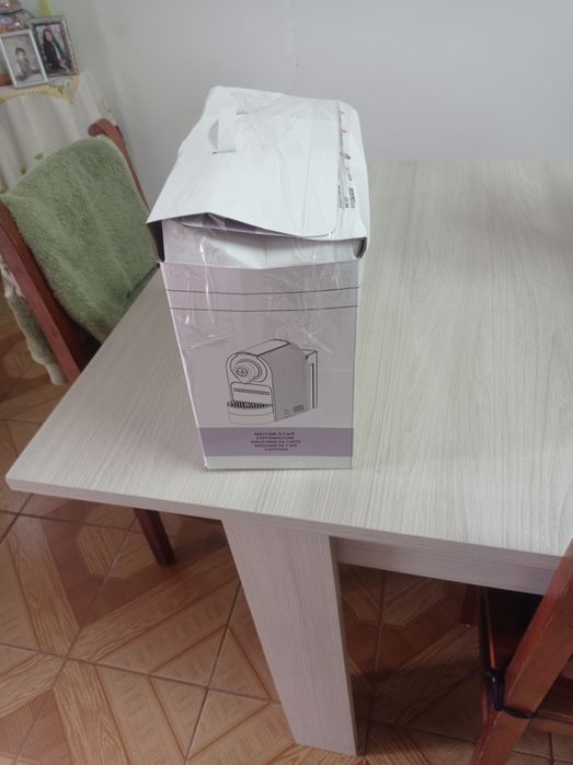 Máquina de café ( cápsulas) nova