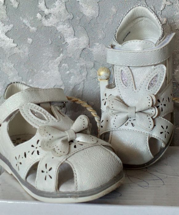 Босоніжки шкіряні 23 розмір супінатор