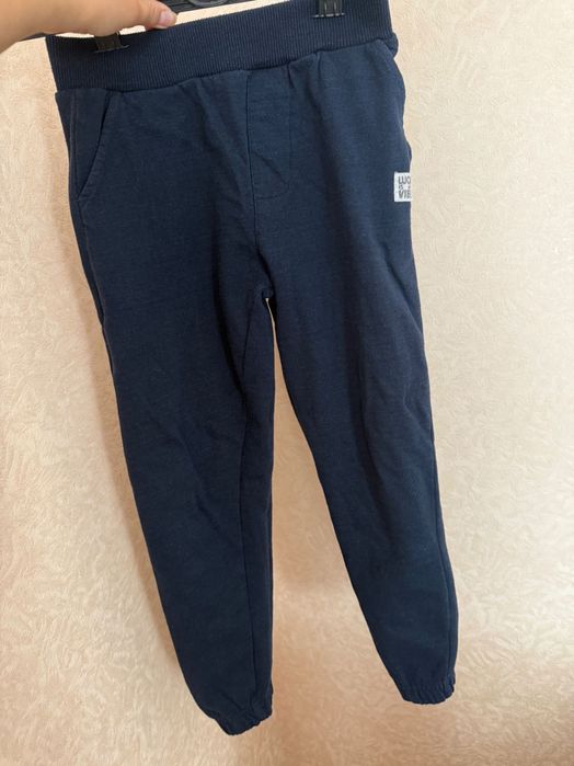 Набір дві пари штанів  134 розмір одні 146 см