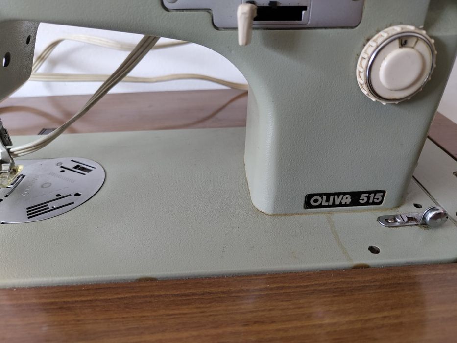 Maquina de costura oliva 515