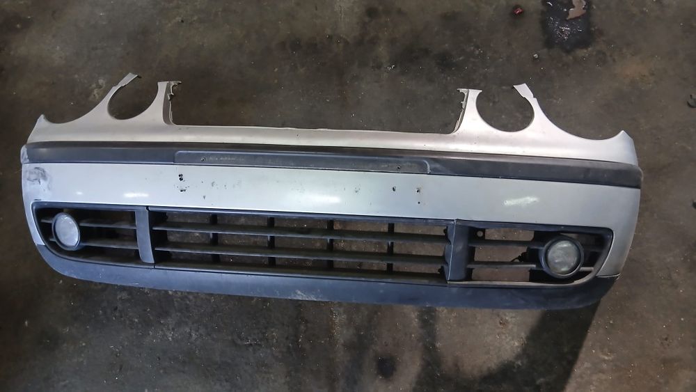 Para-choques frontal VOLKSWAGEN Polo 2002 tdi