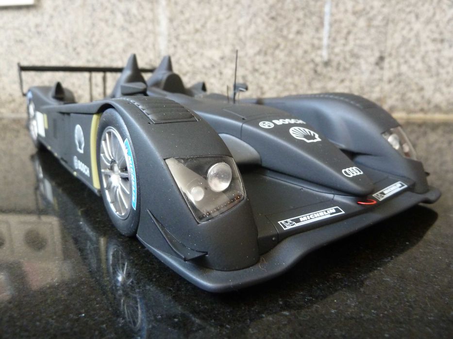 1:18 Spark, Audi R10 TDI, Test Car 2006 AutoArt Minichamps Parque