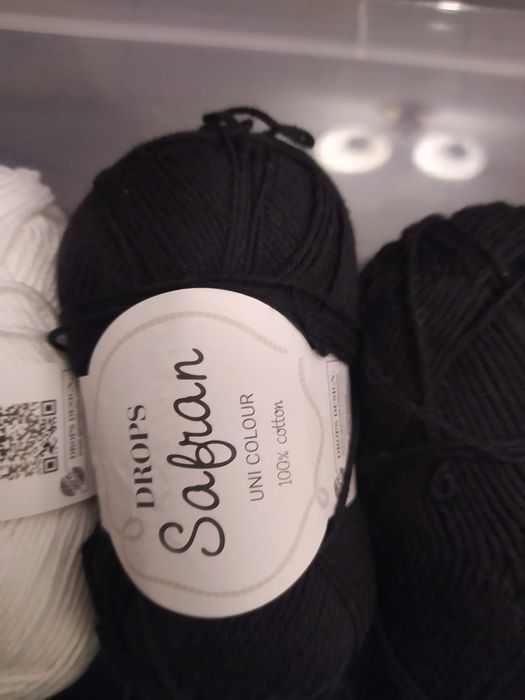 Włóczki różne kolory ok.800g