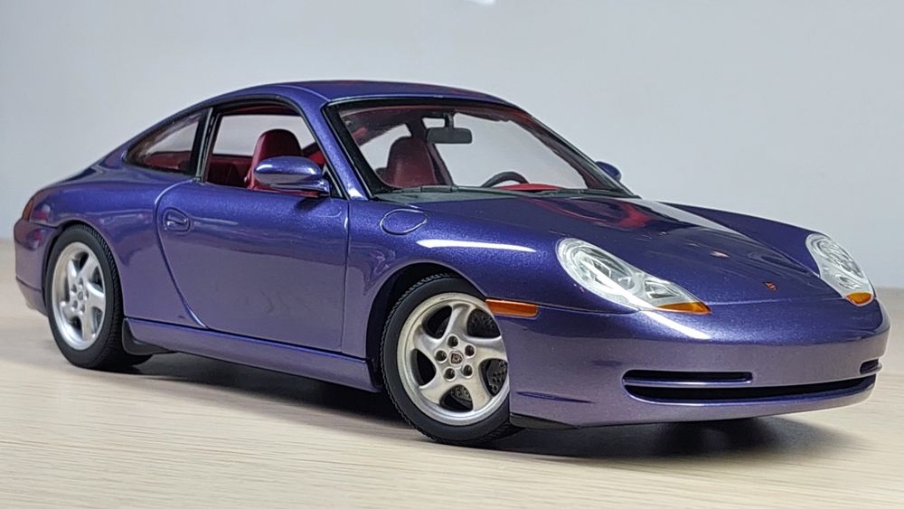 Модель Porsche 911 Carrera Gate 1:18
