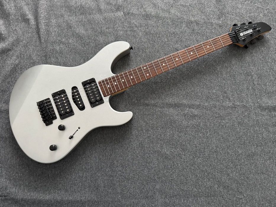 Gitara elektryczna Yamaha RGX 121 Z + gratis