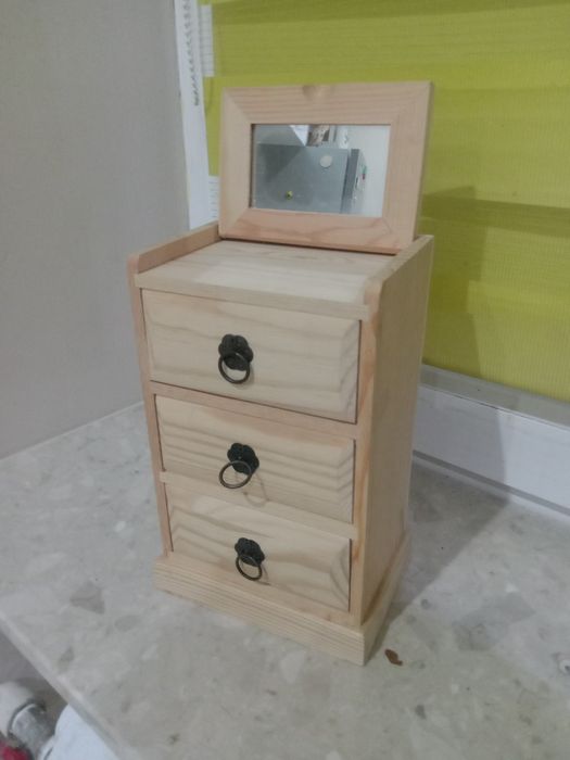 Szkatułka na biżuterię