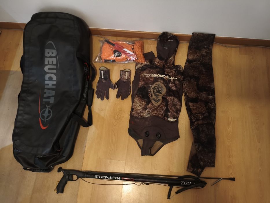 Material Caça Submarina (Fato, Arma, Saco e Bóia) Excelente Estado