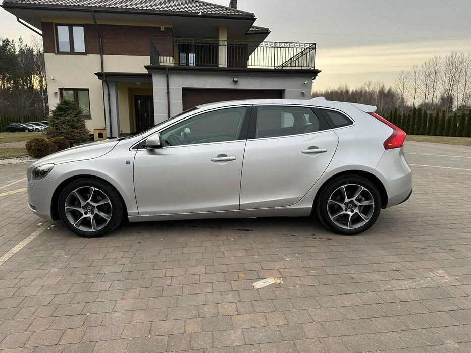 Volvo V40