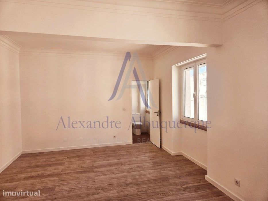 Apartamento na Graça totalmente remodelado com vista sobre o Rio Tejo