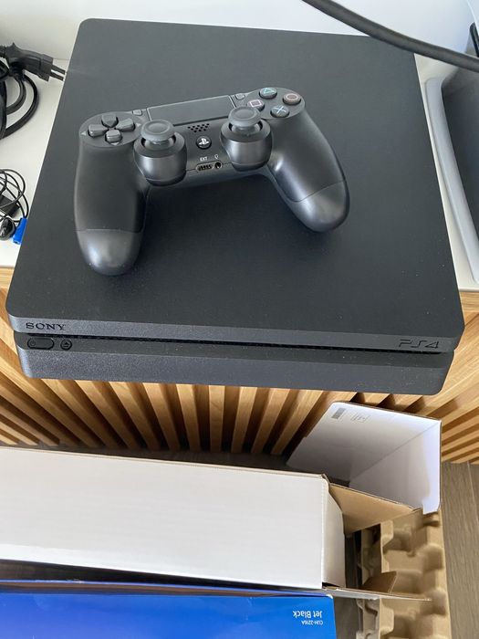 Playstation 4 *como nova