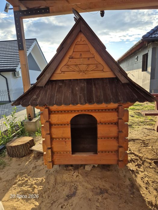 Buda dla psa drewniana w stylu góralskim
