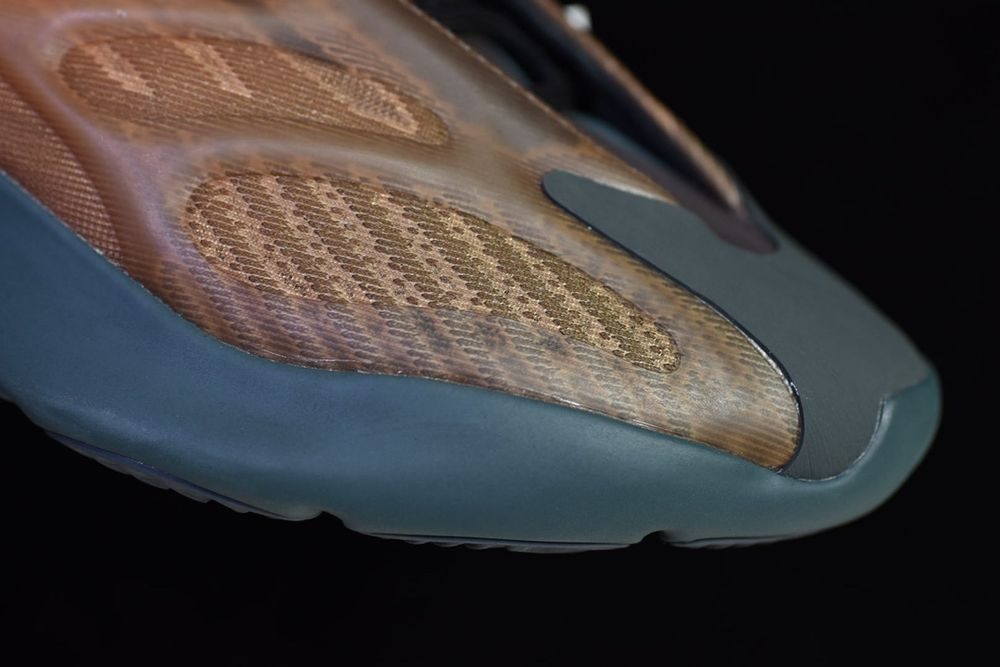 Adidas Yeezy 700 V3 Copper Fade