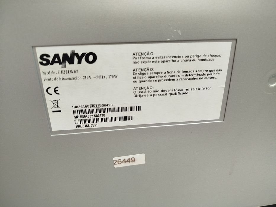 TV LCD SANYO a funcionar na perfeicao com comando a distância.