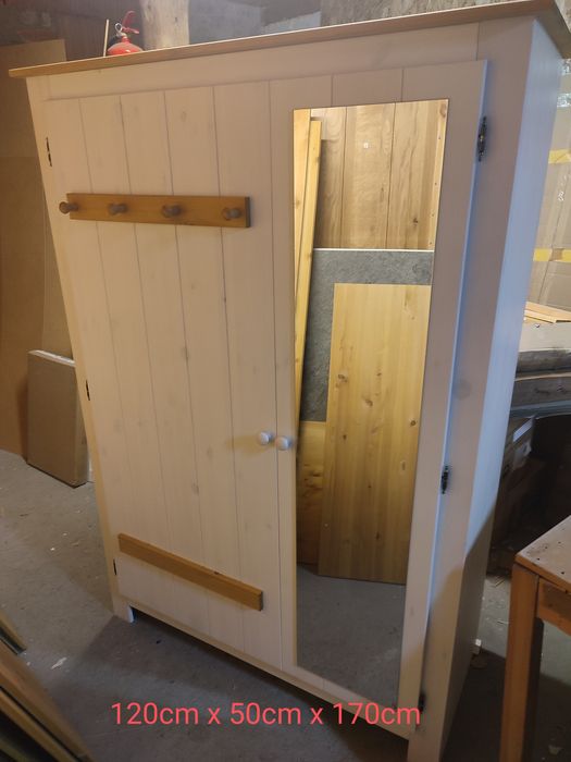 Szafa drewno sosna lustro półka