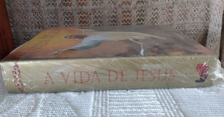 A Vida de Jesus - livro novo embalado na película original