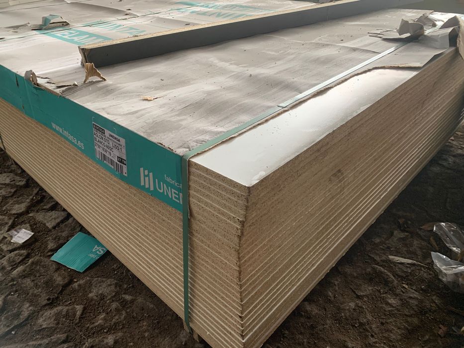 Placa de Melamina Branca dupla face (nova) 2,75x1,83cm  19mm