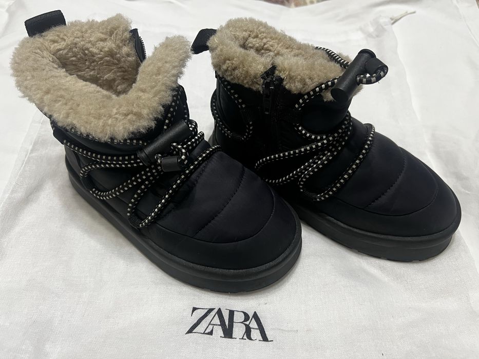 Зимові черевики-дутики Zara (угги)