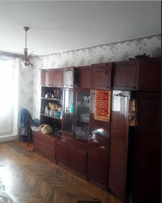 Продам 2 к. із квартиру 3 станції метро 5 хв пішки