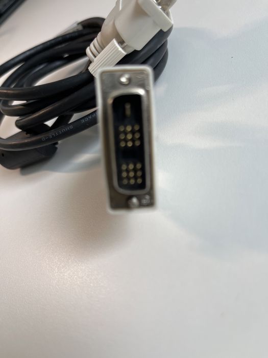 Kabel monitor laptop