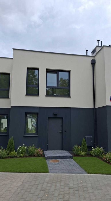 Segment 84,6 m² z ogrodem obok Kampinosu | Basen, kort tenisowy, parking